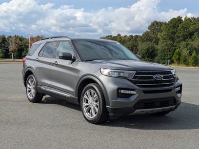 Certified 2022 Ford Explorer XLT w/ Equipment Group 202A