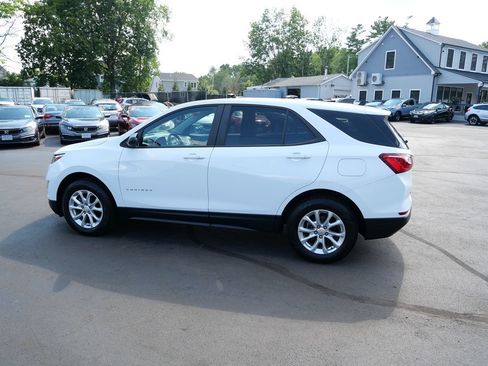 Used 2020 Chevrolet Equinox LS w/ LS Convenience Package AWD/4WD image 8