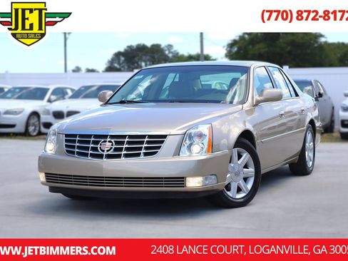 Used 2006 Cadillac DTS w/ Trunk Convenience Package FWD image 1