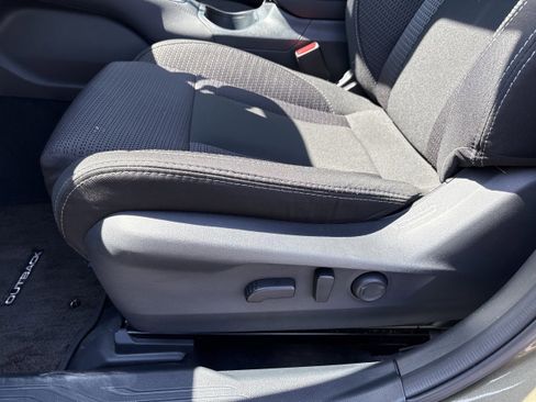 Used 2025 Subaru Outback Premium image 28