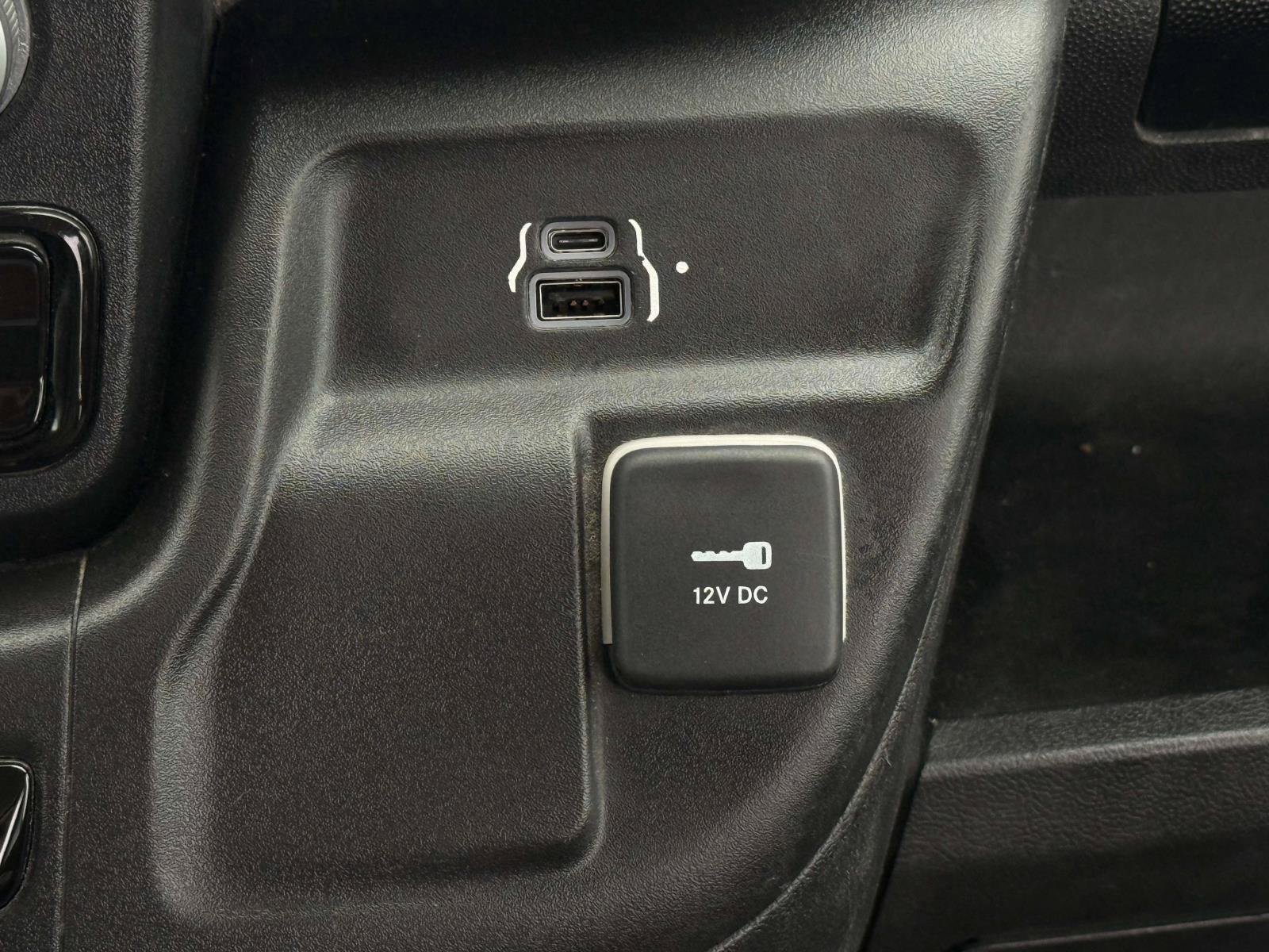 Used 2023 RAM ProMaster 2500 FWD image 14