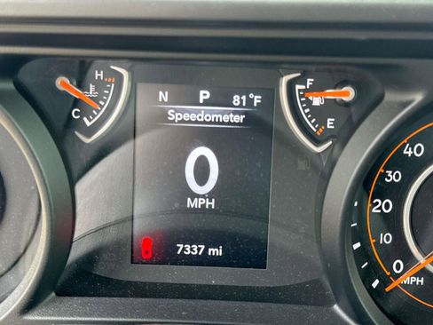 Used 2025 Jeep Gladiator Sport image 23