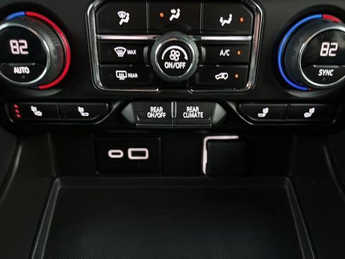 Used 2023 Chevrolet Suburban LT image 27