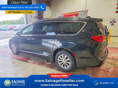 Used 2018 Chrysler Pacifica Touring-L w/ Advanced Safetytec Group FWD image 3