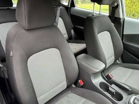 Used 2020 Hyundai Kona SE FWD image 11