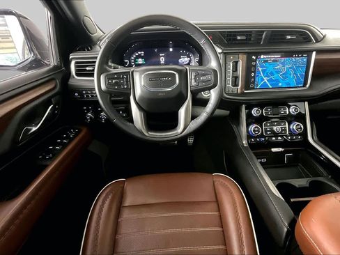Used 2023 GMC Yukon Denali Ultimate AWD/4WD image 6