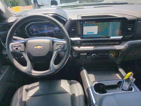 Used 2025 Chevrolet Silverado 2500 LTZ w/ LTZ Convenience Package AWD/4WD image 29