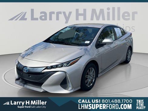 Used 2021 Toyota Prius Prime LE FWD image 1