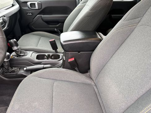 Used 2024 Jeep Wrangler Unlimited w/ Convenience Group image 6