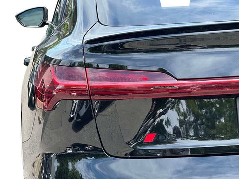 Used 2024 Audi Q8 e-tron Premium Plus w/ Premium Plus Package AWD/4WD image 30