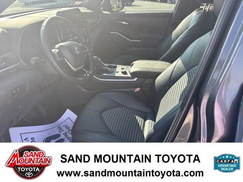 Used 2025 Toyota Highlander XSE AWD/4WD image 13