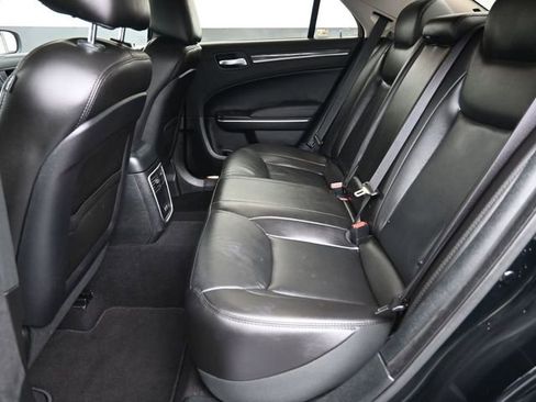 Used 2022 Chrysler 300 Touring L image 27