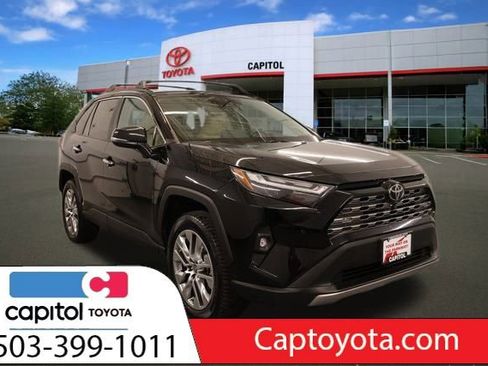 Used 2022 Toyota RAV4 Limited image 1