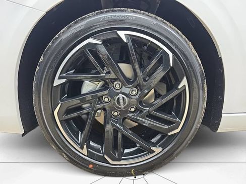 New 2026 Nissan Sentra SR w/ SR Premium Package FWD image 28