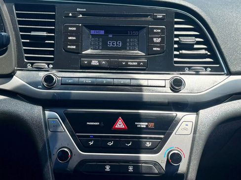 Used 2018 Hyundai Elantra SE image 15
