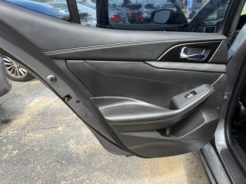 Used 2018 Nissan Maxima FWD image 16