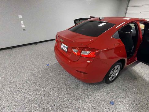 Used 2016 Chevrolet Cruze LS FWD image 24