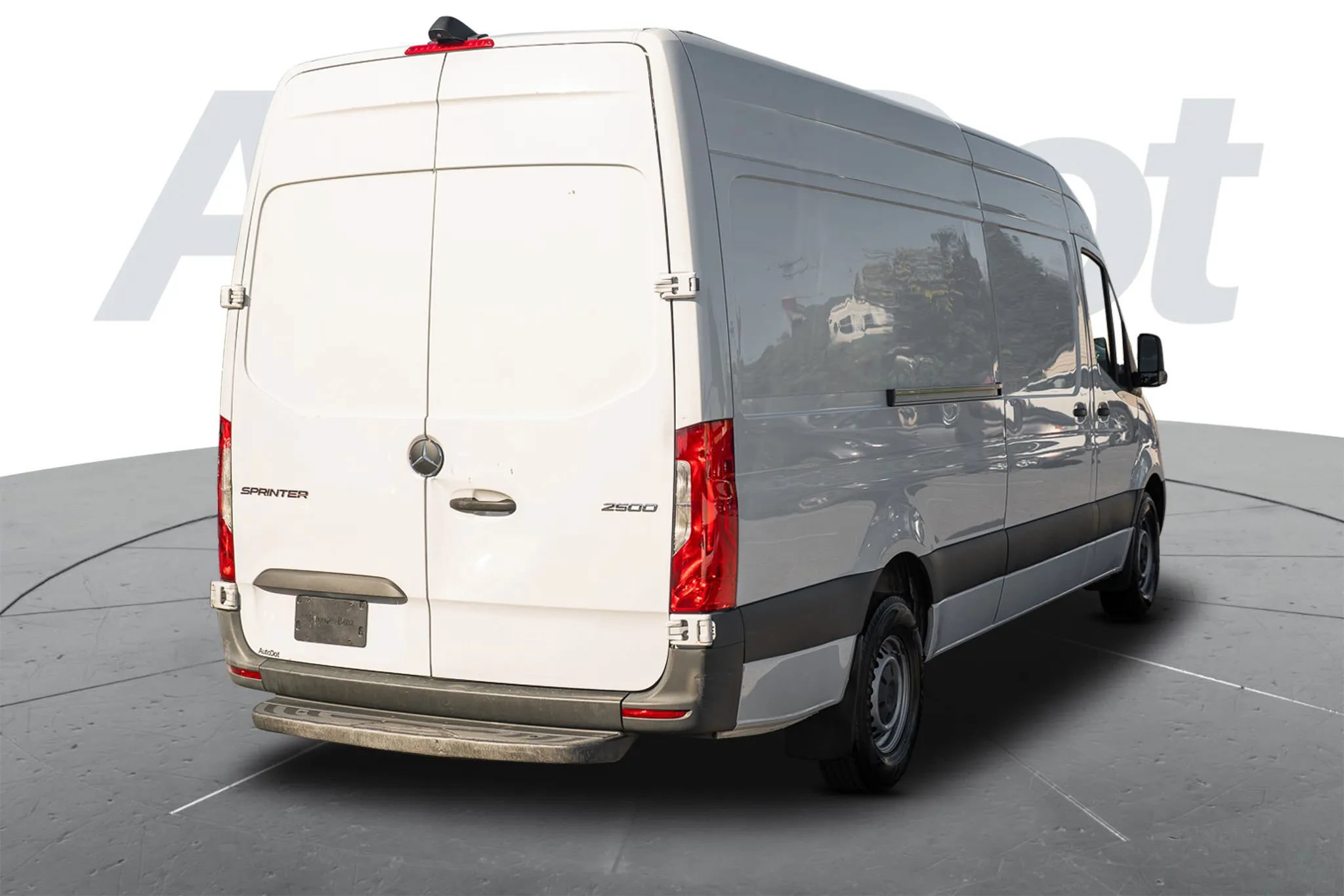 Used 2024 Mercedes-Benz Sprinter 2500 w/ Acoustic Package image 3