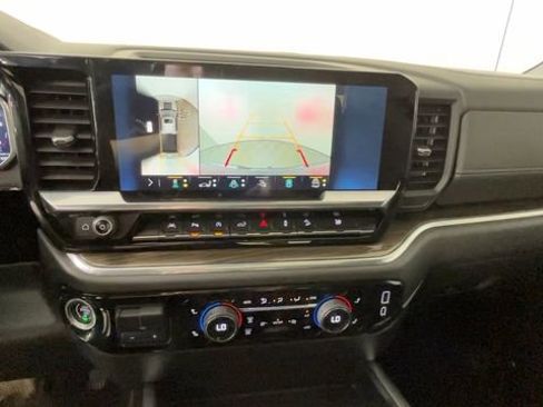 Used 2023 Chevrolet Silverado 1500 LT Trail Boss w/ LT Trail Boss Premium Package AWD/4WD image 32
