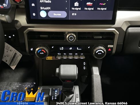 New 2024 Toyota Tacoma TRD Off-Road image 32