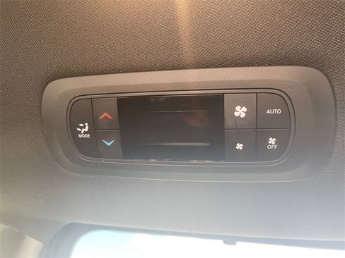 Used 2019 Chrysler Pacifica Touring-L Plus image 49