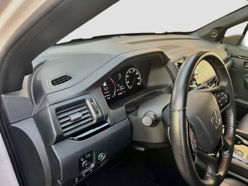 Used 2024 Honda Ridgeline Black Edition image 9