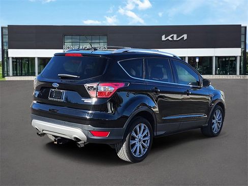 Used 2017 Ford Escape Titanium image 4