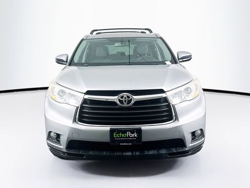 Used 2014 Toyota Highlander XLE AWD/4WD image 2