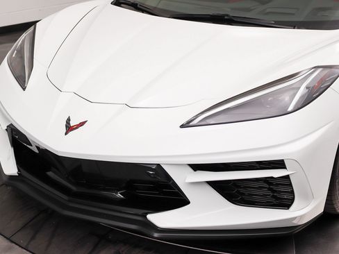 Used 2021 Chevrolet Corvette Stingray Premium Conv w/ Z51 Performance Package RWD image 11