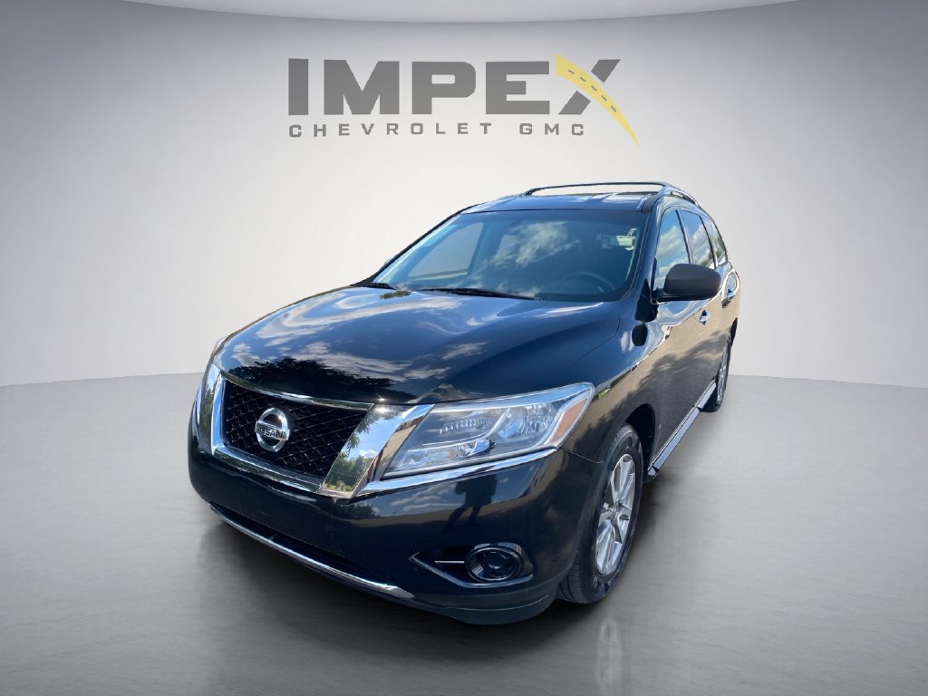 Used 2015 Nissan Pathfinder S FWD image 1