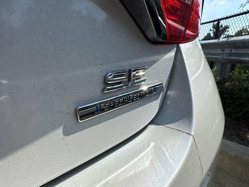 Used 2016 Toyota Camry SE FWD image 9