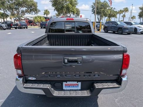 Used 2022 Toyota Tacoma SR5 RWD image 4