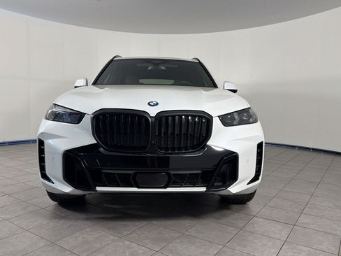 New 2026 BMW X5 xDrive40i w/ M Sport Package AWD/4WD image 6