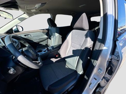 Used 2021 Nissan Rogue SV image 19