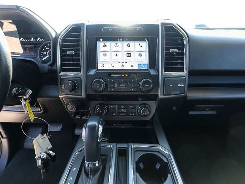 Used 2019 Ford F150 XLT w/ Equipment Group 302A Luxury AWD/4WD image 16