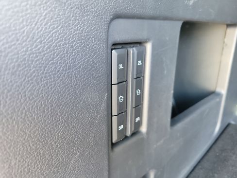 Used 2024 Ford Expedition XLT image 25