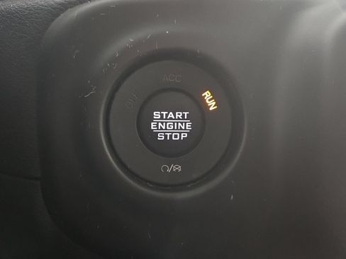 Used 2021 Jeep Wrangler Unlimited Sahara AWD/4WD image 19