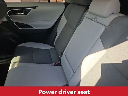 Used 2020 Toyota RAV4 XLE image 17