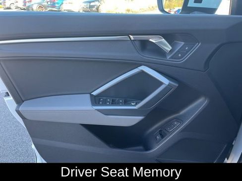 Used 2025 Audi Q3 2.0T Premium w/ Convenience Package image 11