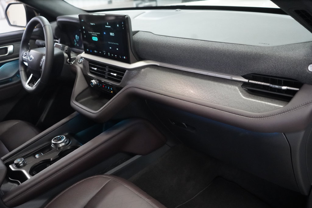 New 2027 Ford Explorer Platinum RWD image 22