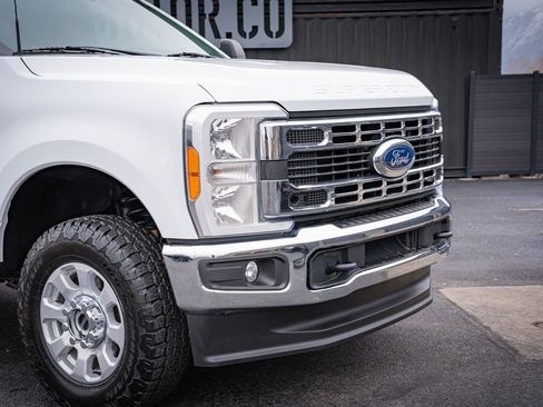 Used 2023 Ford F250 XLT w/ FX4 Off-Road Package image 3