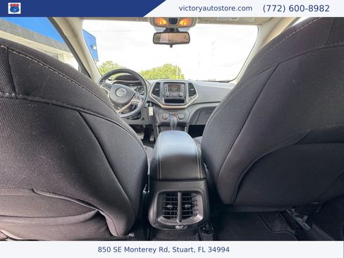 Used 2018 Jeep Cherokee Latitude w/ Altitude Package AWD/4WD image 20