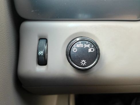 Used 2016 Chevrolet Suburban LT RWD image 42