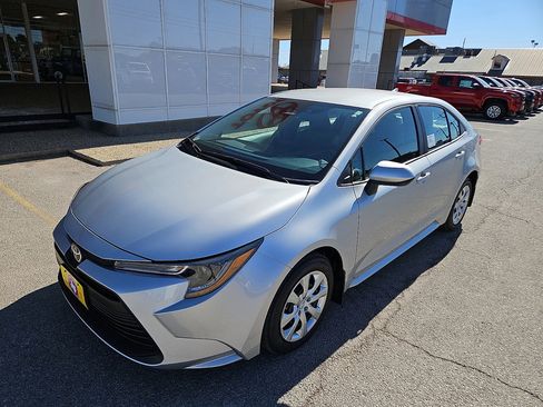 New 2026 Toyota Corolla LE image 2