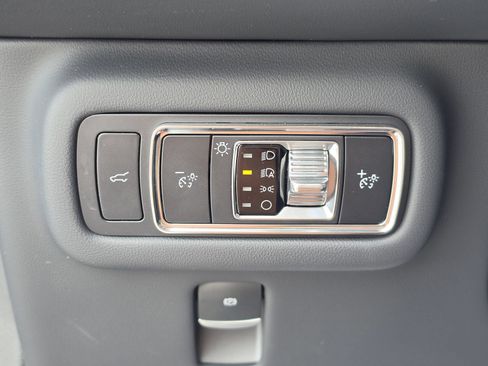 Used 2024 Lincoln Nautilus Premier w/ Jet Appearance Package AWD/4WD image 29