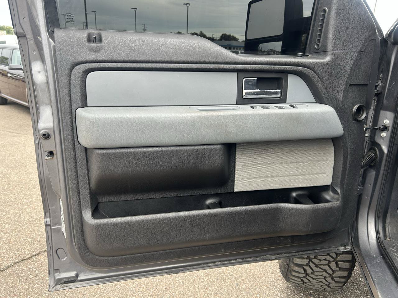 Used 2012 Ford F150 XLT w/ XLT Convenience Pkg AWD/4WD image 14