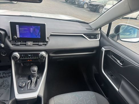 Used 2023 Toyota RAV4 XLE AWD/4WD image 22