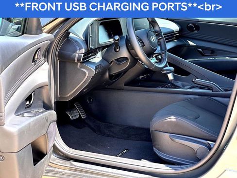 Used 2025 Hyundai Elantra Sport image 11