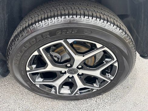 Used 2025 Jeep Compass Limited AWD/4WD image 9
