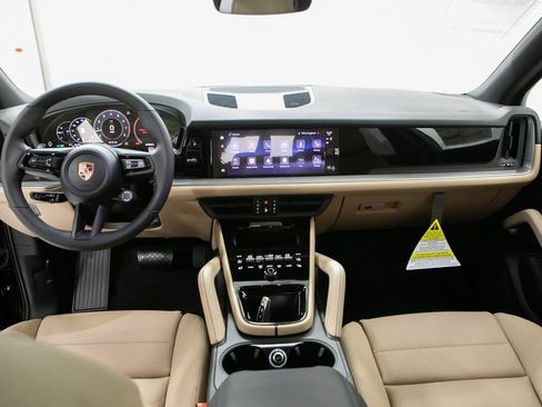 New 2026 Porsche Cayenne image 13